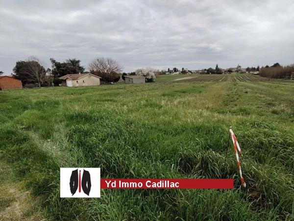 Terrain constructible d'environ 852 m²