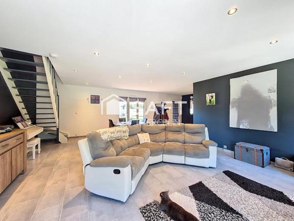 Maison 3 chambres garage attenant et double garage