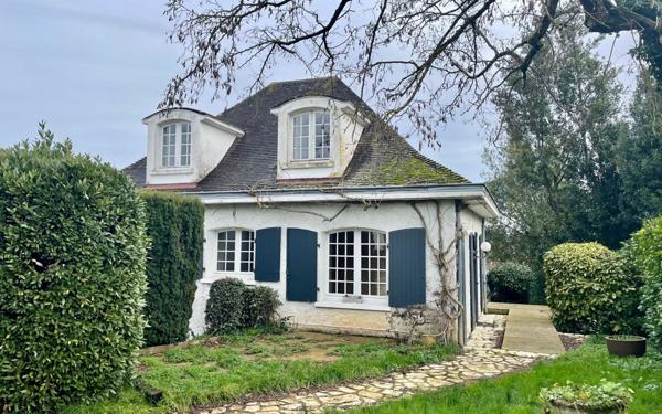 Maison à vendre    7 pièces •  Niort