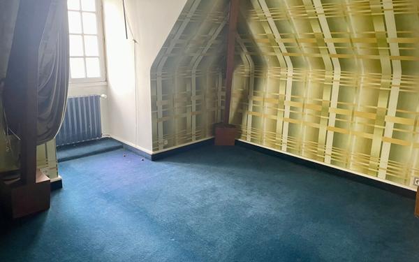 Maison à vendre    7 pièces •  Niort