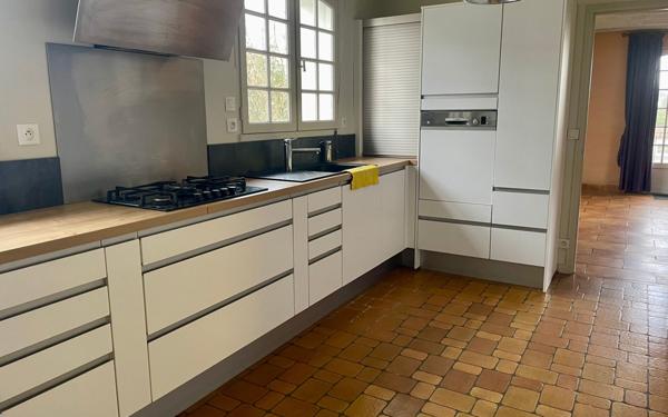 Maison à vendre    7 pièces •  Niort