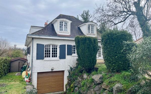 Maison à vendre    7 pièces •  Niort