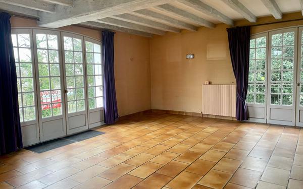 Maison à vendre    7 pièces •  Niort