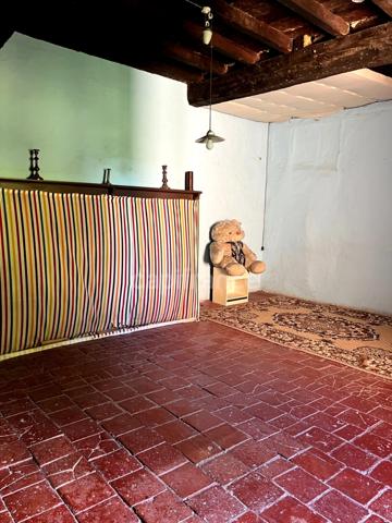 Maison de campagne avec 5 dépendances à restaurer à vendre, à proximité de Saint-Clar (32)