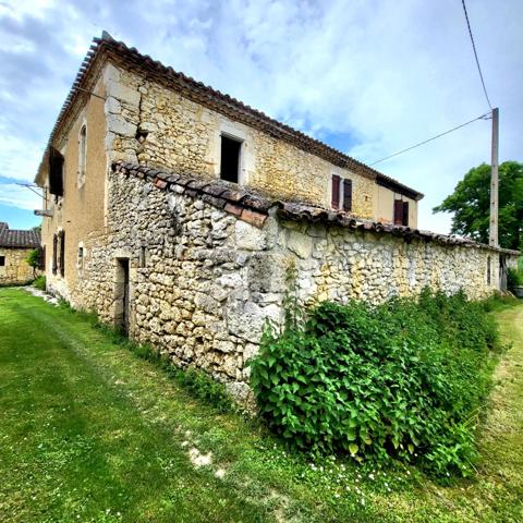 Maison de campagne avec 5 dépendances à restaurer à vendre, à proximité de Saint-Clar (32)