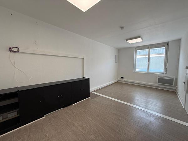A LOUER - PORTET SUR GARONNE, centre ville, local commercial 38 m² - 326-JG