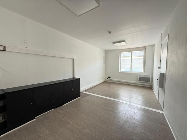 A LOUER - PORTET SUR GARONNE, centre ville, local commercial 38 m² - 326-JG