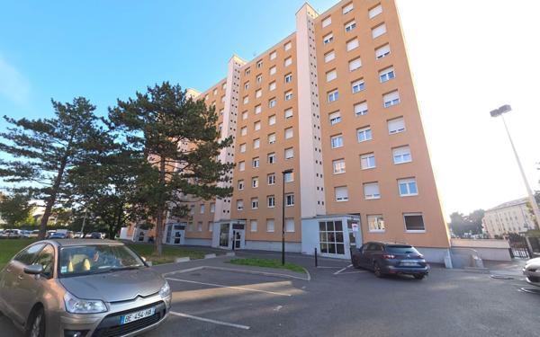 Appartement à vendre    2 pièces • 41,87 m2 La Courneuve