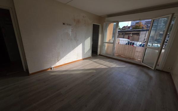 Appartement à vendre    2 pièces • 41,87 m2 La Courneuve
