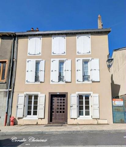 Immeuble de rapport avec jardin et garage