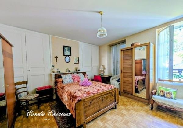 Immeuble de rapport avec jardin et garage