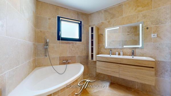 PLAIN PIED - VUE PANORAMIQUE - 3 CHAMBRES - SALLE DE BAINS - SALLE D'EAU