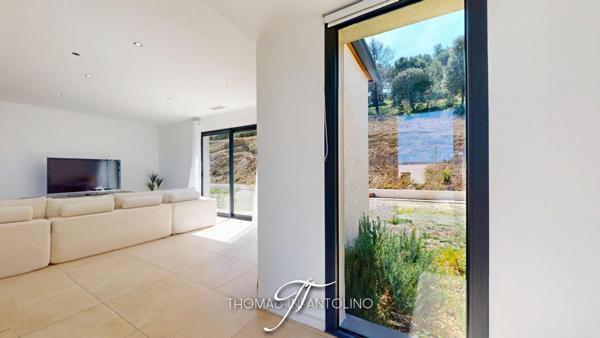 PLAIN PIED - VUE PANORAMIQUE - 3 CHAMBRES - SALLE DE BAINS - SALLE D'EAU