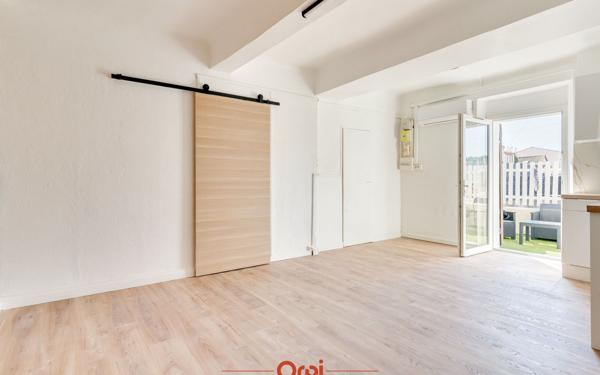 Appartement à vendre    1 pièce •  Marseille 12