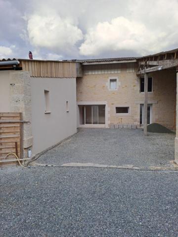 Location Maison 5 pièces 150 m2 à Sansais