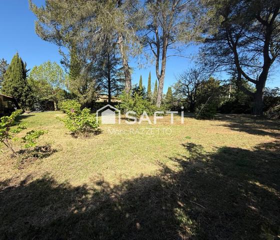 Magnifique terrain plat constructible de 1357m2