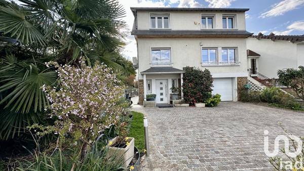 Maison à vendre 6 pièces 156 m² Sainte-Geneviève-des-Bois