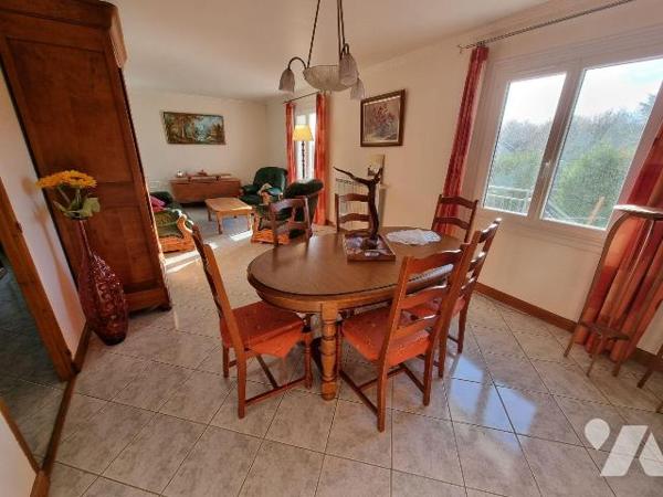 A vendre à Romorantin (41), secteur Nord, venez découvrir cette maison édifiée sur sous-sol com...