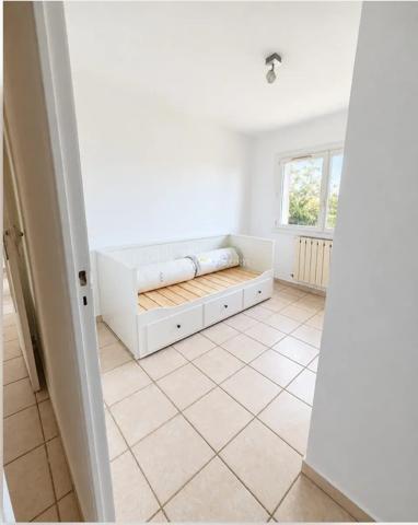 Location                                                      Appartement
                        
                     3 pièces                      51 m2                     à Aubagne