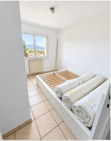 Location                                                      Appartement
                        
                     3 pièces                      51 m2                     à Aubagne