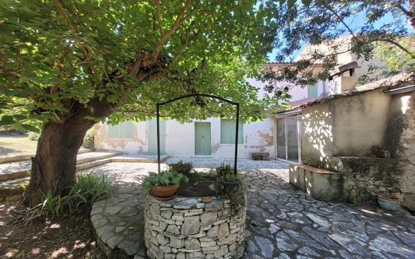 Maison à vendre    5 pièces •  Roquemaure