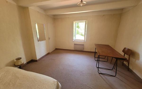 Maison à vendre    5 pièces •  Roquemaure