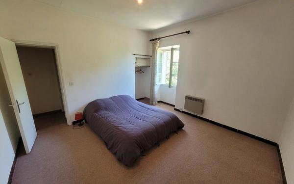 Maison à vendre    5 pièces •  Roquemaure