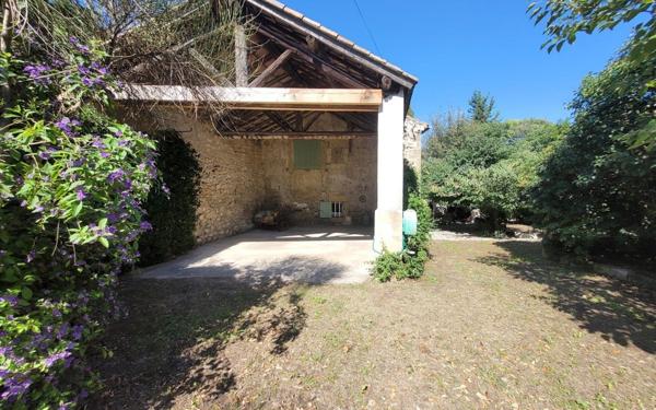 Maison à vendre    5 pièces •  Roquemaure