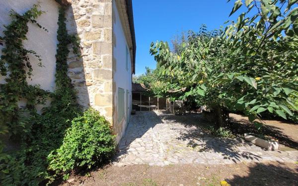 Maison à vendre    5 pièces •  Roquemaure