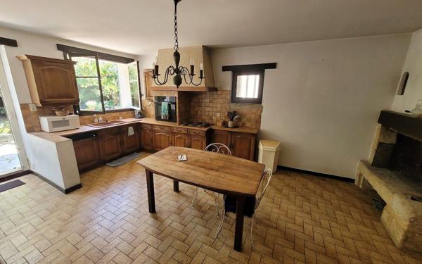 Maison à vendre    5 pièces •  Roquemaure