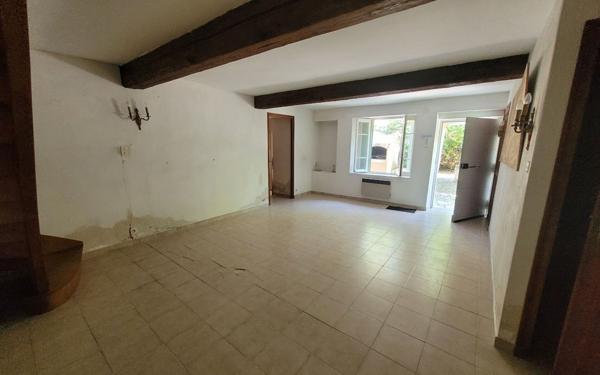 Maison à vendre    5 pièces •  Roquemaure