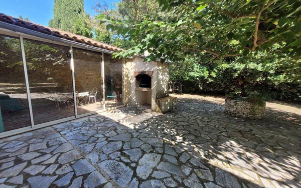 Maison à vendre    5 pièces •  Roquemaure