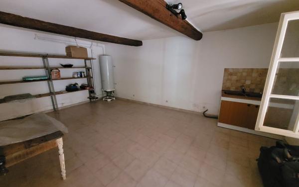 Maison à vendre    5 pièces •  Roquemaure