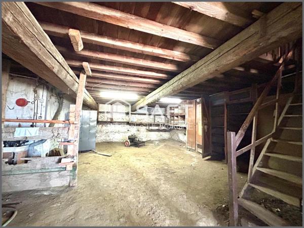 Ensemble immobilier avec maison / hangars /annexes