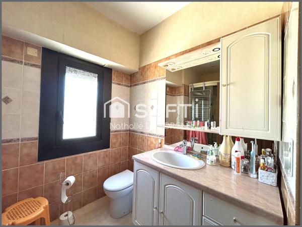 Ensemble immobilier avec maison / hangars /annexes