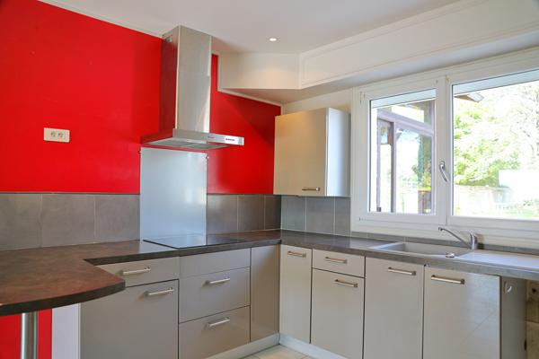 Maison individuelle avec dépendance et grand jardin clos à vendre à Semussac (17). Semussac (17120)