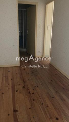 Maison à SAINTE-GEMME-LA-PLAINE, 85400 - 9 pièces 175m²