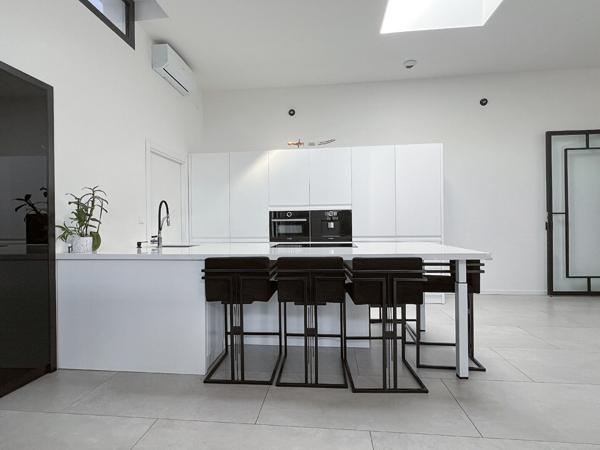 Maison  de plain pied a Saint Barthelemy D Anjou  de 3 chambres avec jardin