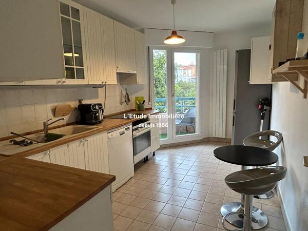 SPECIAL COLOCATION : FORMEZ VOTRE COLOCATION - GRATTE CIEL - 8 RUE DES MURIERS - T4 MEUBLE AU CALME - 97 m² - 3 chambres, Villeurbanne 69100