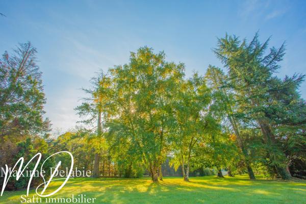 Saint-Pavace : Maison d'exception avec dépendance vue dégagée sur 4000m2