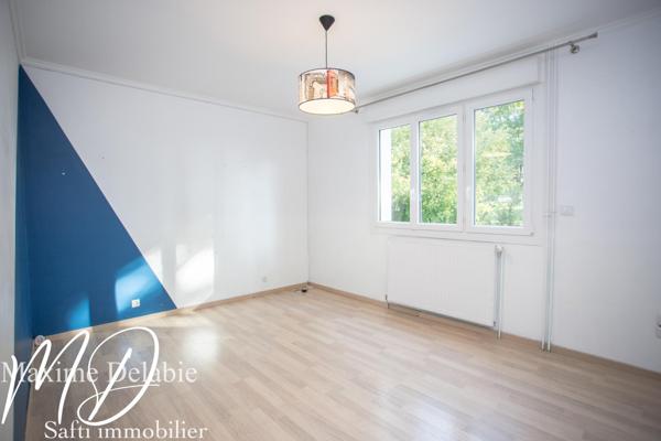 Saint-Pavace : Maison d'exception avec dépendance vue dégagée sur 4000m2