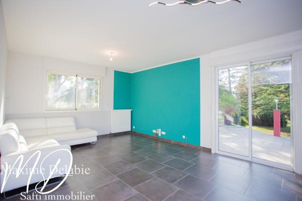 Saint-Pavace : Maison d'exception avec dépendance vue dégagée sur 4000m2