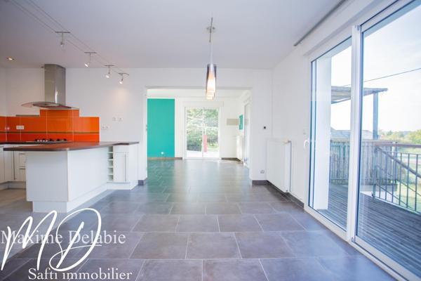 Saint-Pavace : Maison d'exception avec dépendance vue dégagée sur 4000m2