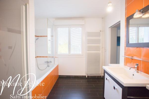 Saint-Pavace : Maison d'exception avec dépendance vue dégagée sur 4000m2