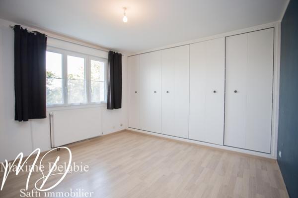 Saint-Pavace : Maison d'exception avec dépendance vue dégagée sur 4000m2