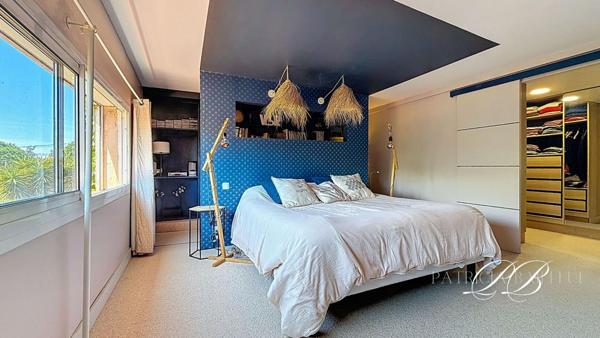 Ensemble immobilier avec maison de 300m²  - 5 gites et 2 piscines