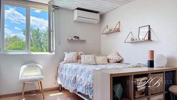 Ensemble immobilier avec maison de 300m²  - 5 gites et 2 piscines