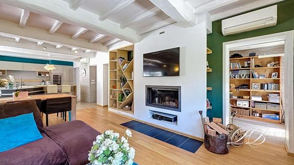 Ensemble immobilier avec maison de 300m²  - 5 gites et 2 piscines