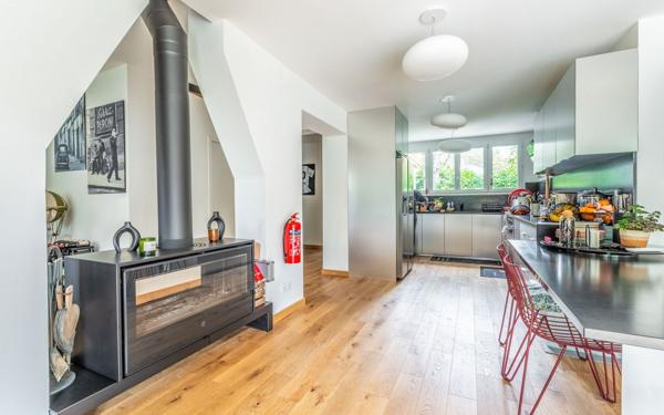 Maison à vendre    5 pièces •  La Celle-Saint-Cloud