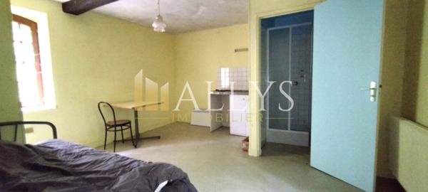 Moulin, bergerie et dépendances